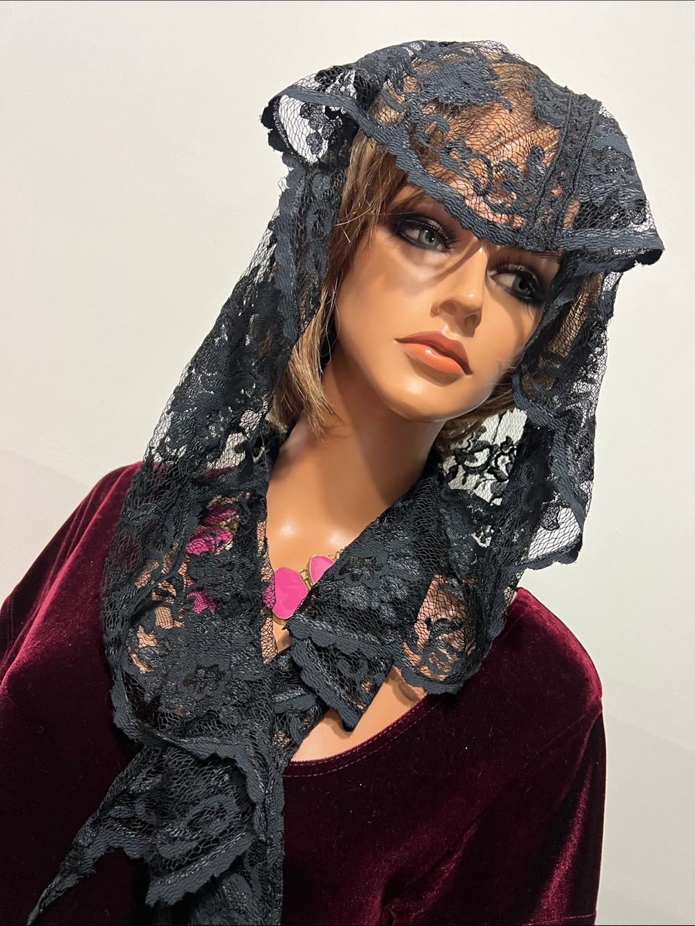 Black Floral Lace Mantilla  Hooded wrap Elegant Women's Wrap